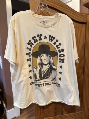 Bell Bottom Lainey Wilson tour shirt Country Cream Graphic Tee - 2X-Large